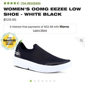 Oofos WOMEN'S OOMG EEZEE LOW SHOE - WHITE BLACK